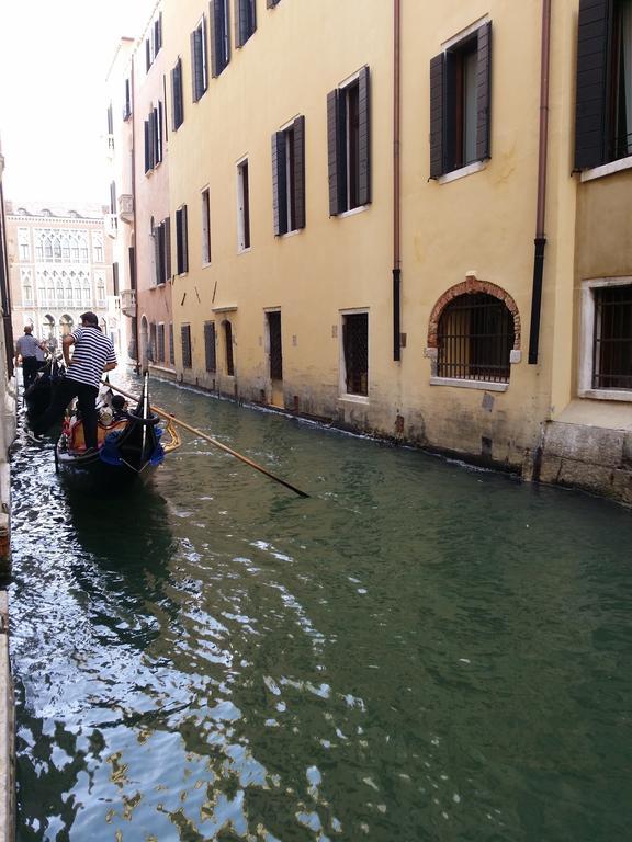 Very In Historical 1600 Palace With Lift A Few Min Walk From San Marco Square Apartment *