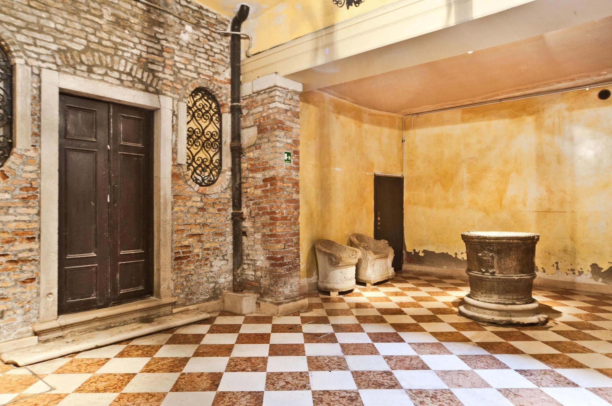 Very In Historical 1600 Palace With Lift A Few Min Walk From San Marco Square Venedig