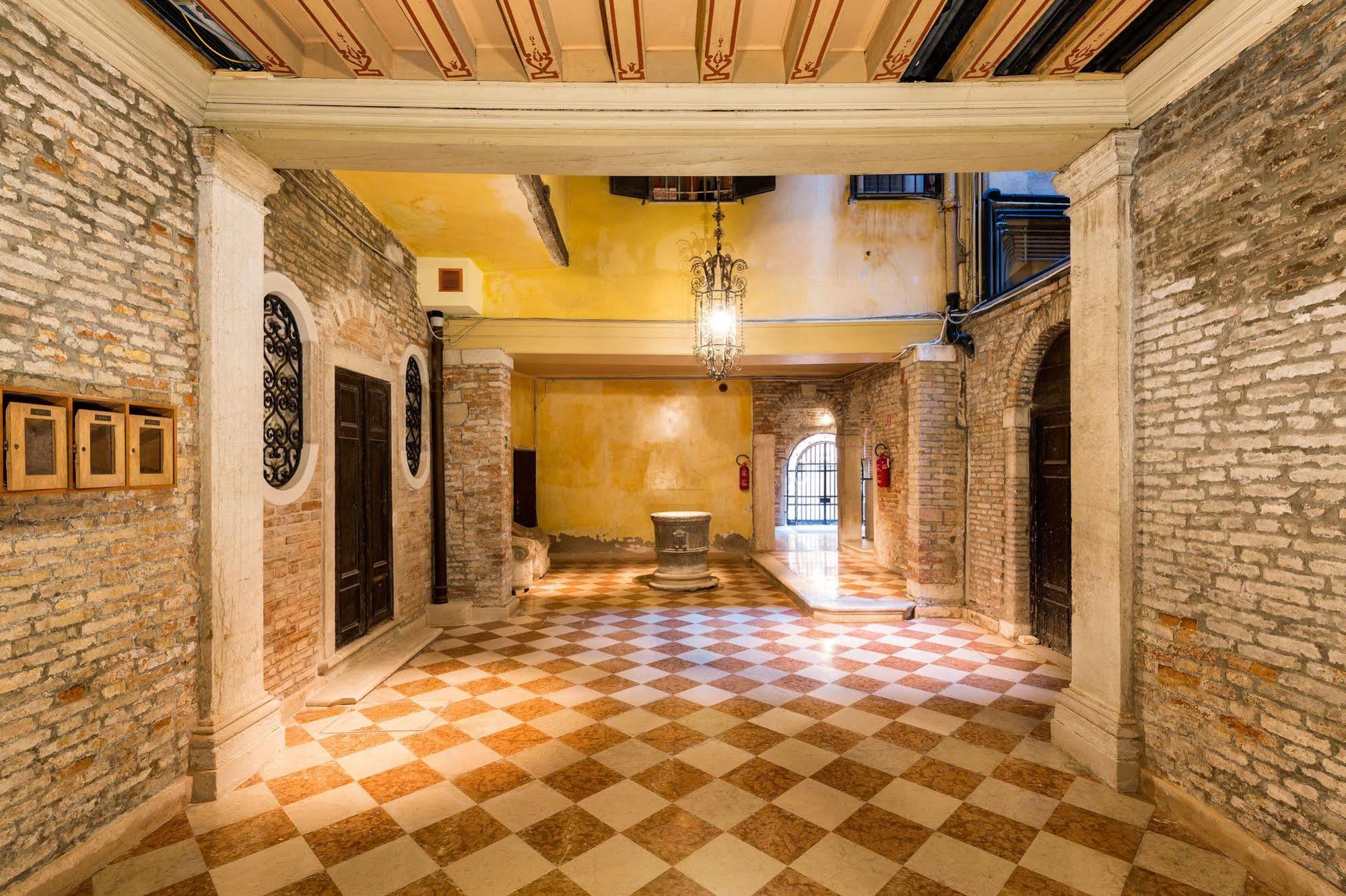 Very In Historical 1600 Palace With Lift A Few Min Walk From San Marco Square * Venedig