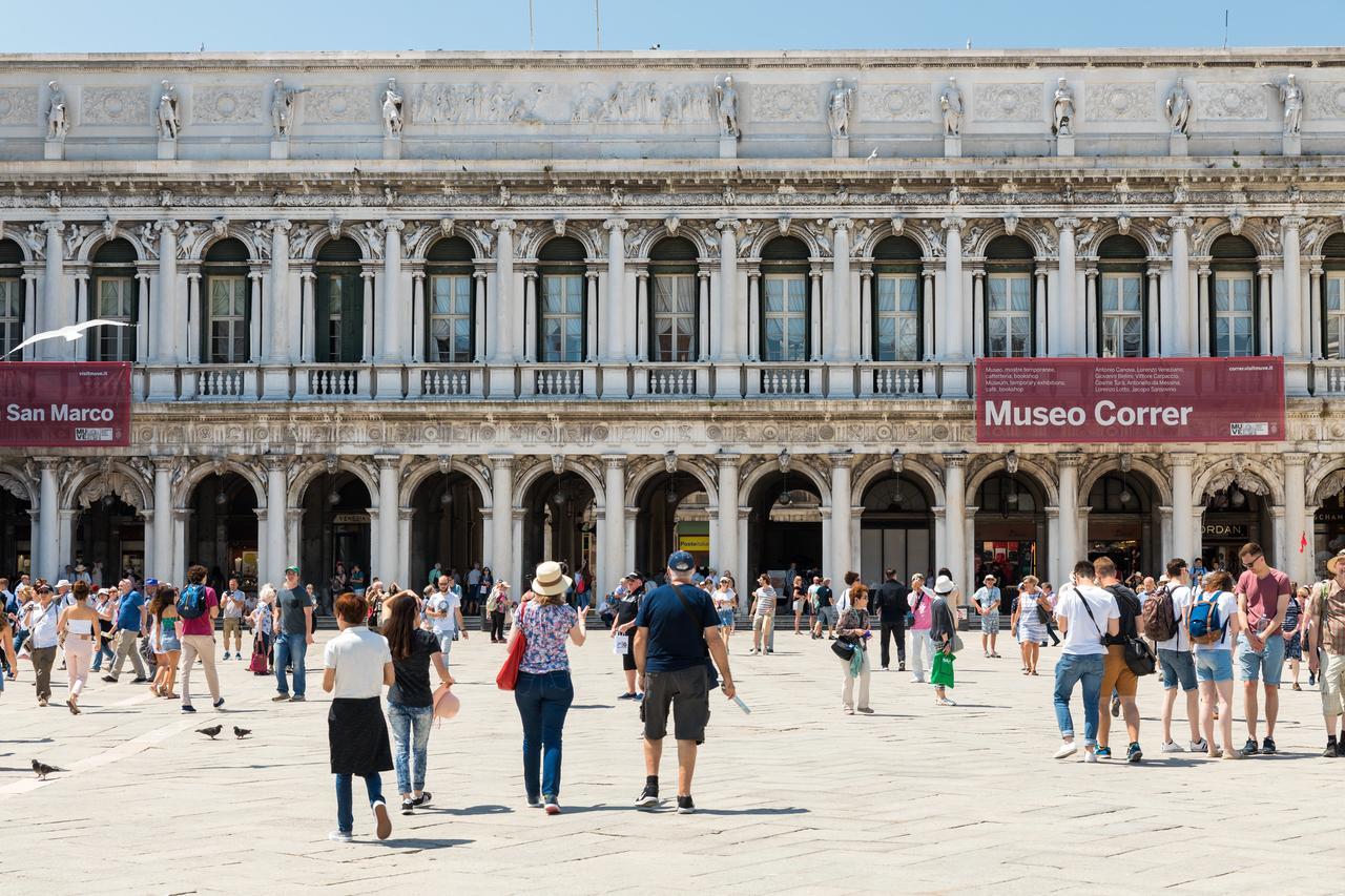 Lejlighed Very In Historical 1600 Palace With Lift A Few Min Walk From San Marco Square *