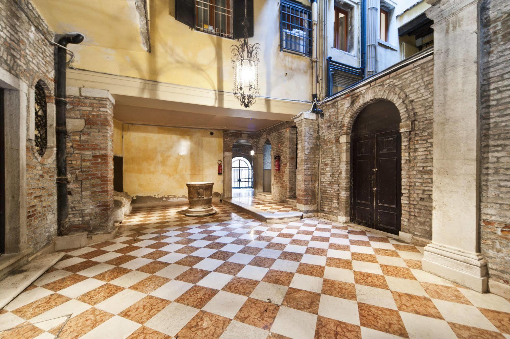 Lejlighed Very In Historical 1600 Palace With Lift A Few Min Walk From San Marco Square *